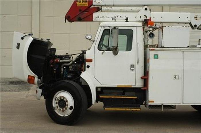 Used 2000 INTERNATIONAL 4900 - BUCKET TRUCK OR BOOM TRUCKS