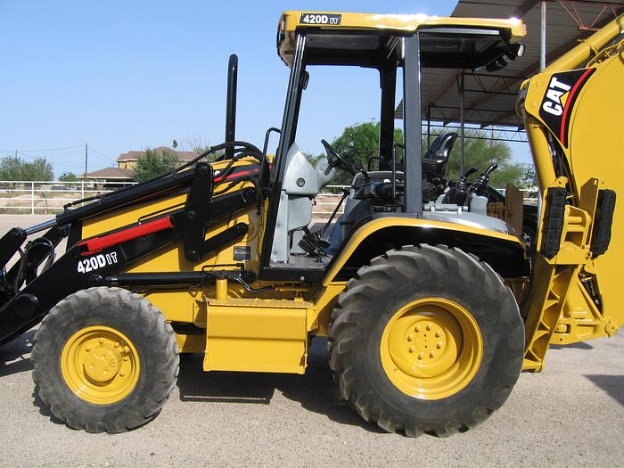 Used 2001 CATERPILLAR 420D IT - BACKHOES
