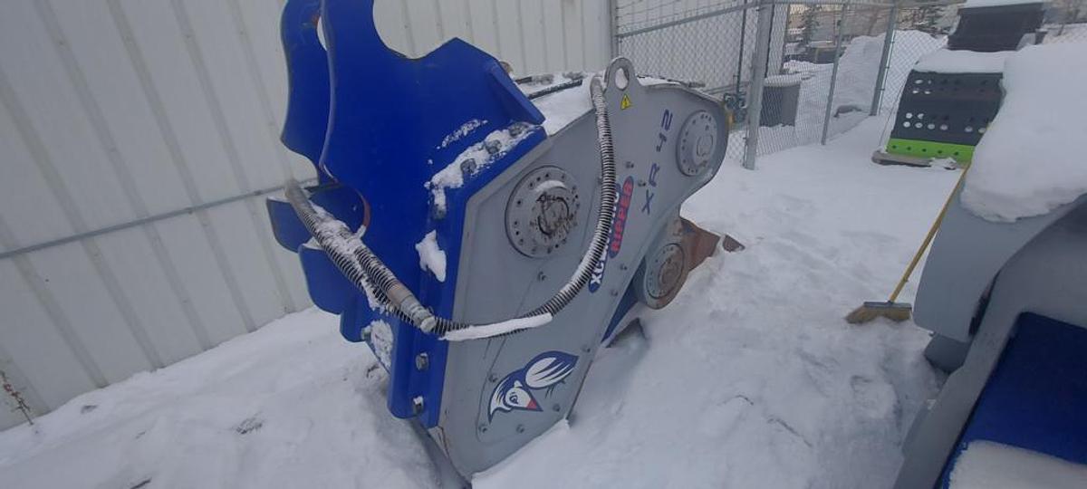 2023 XCENTRIC XR42 - EXCAVATOR VIBRO RIPPER