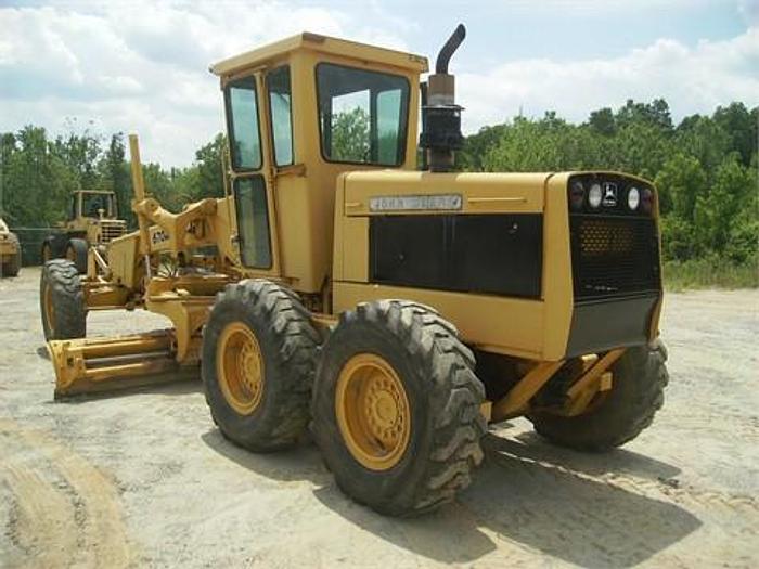 Used 1978 JOHN DEERE 670A - MOTOR GRADERS