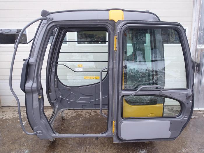 Used JOHN DEERE 230CL - CAB, EROPS