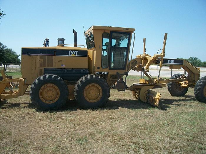 Used 1997 CATERPILLAR 140H - MOTOR GRADERS