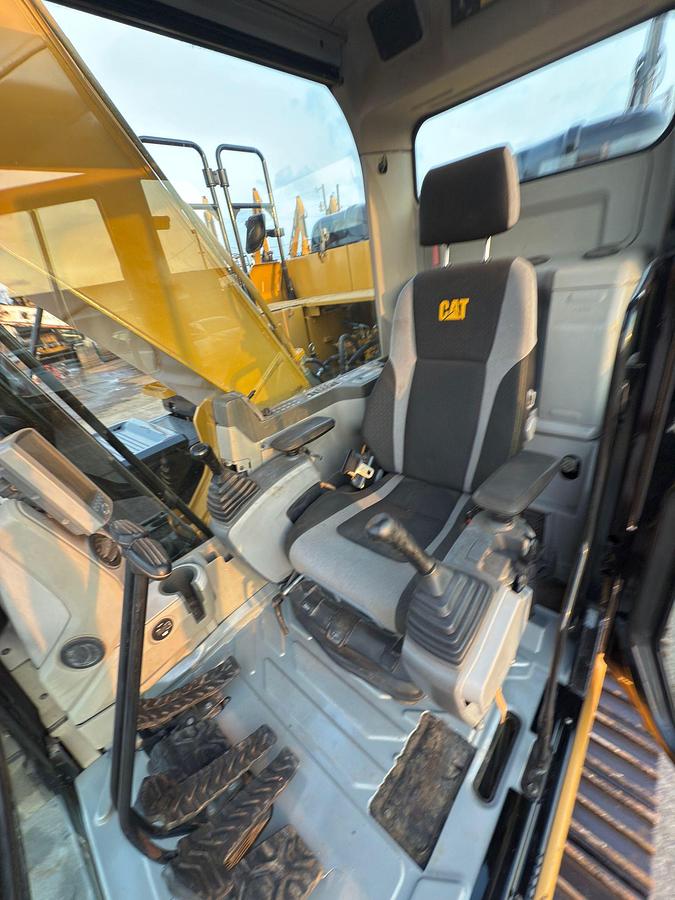Used CATERPILLAR 320E - EXCAVATORS