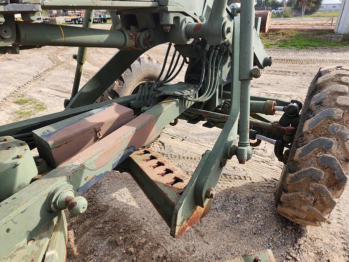 Used 1985 CATERPILLAR 130G - MOTOR GRADERS