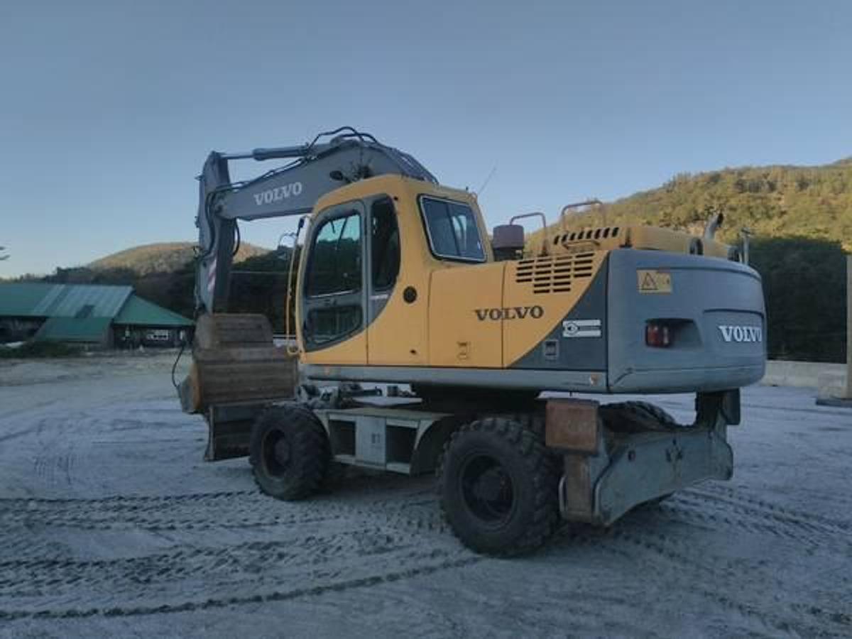Used 2007 VOLVO EW180C