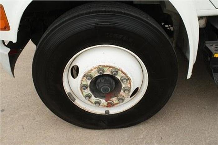 Used 2000 INTERNATIONAL 4900 - BUCKET TRUCK OR BOOM TRUCKS