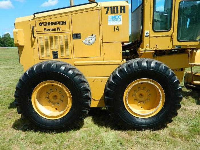 Used CHAMPION 710A - MOTOR GRADERS