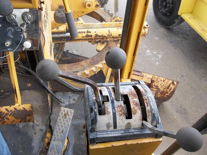 Used 1984 CHAMPION 715A - MOTOR GRADERS