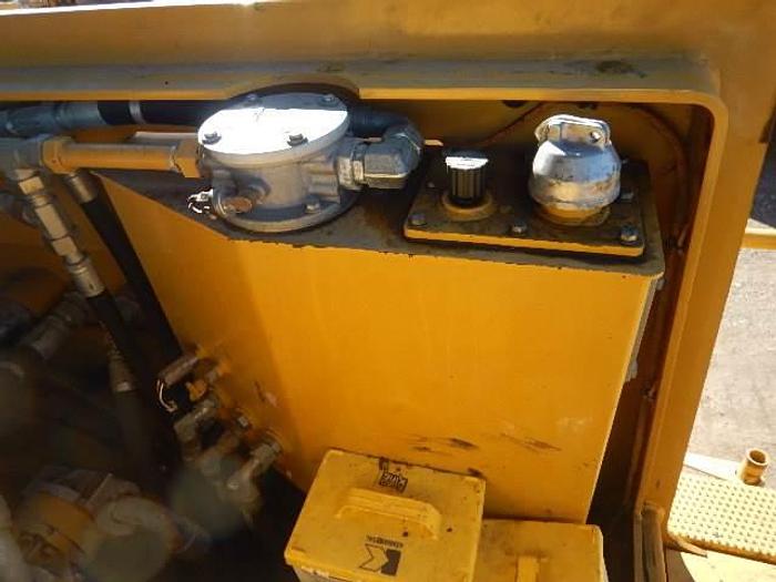 Used 2011 CATERPILLAR PM201(COLD PLANER) - PAVING EQUIPMENT