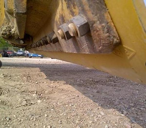 Used 1997 CATERPILLAR 140H - MOTOR GRADERS