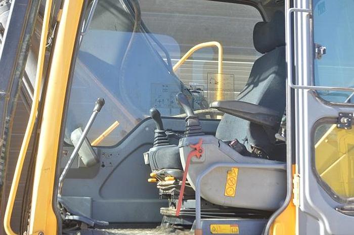 Used 2005 VOLVO EC210B - EXCAVATORS