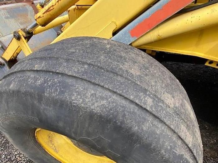 Used 2001 NEW HOLLAND LB90 - BACKHOES