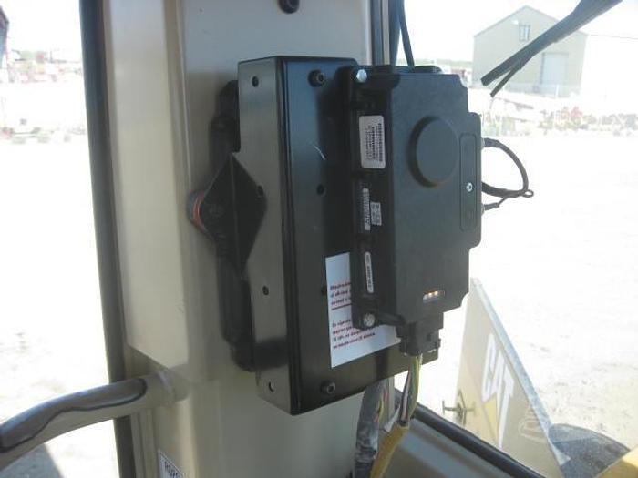 Used 1998 CATERPILLAR 14H - MOTOR GRADERS