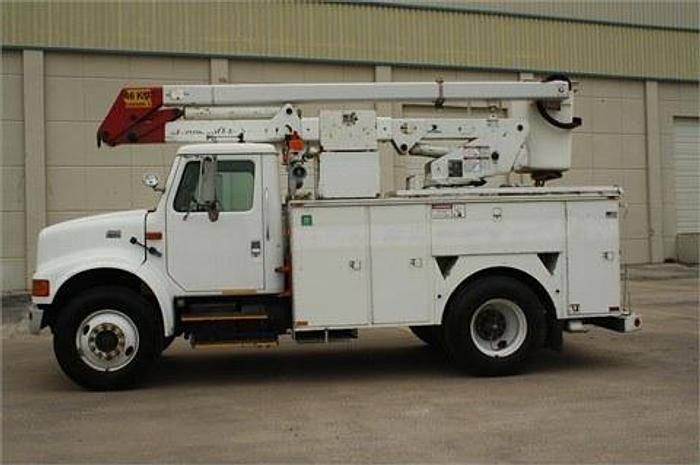 Used 2000 INTERNATIONAL 4900 - BUCKET TRUCK OR BOOM TRUCKS