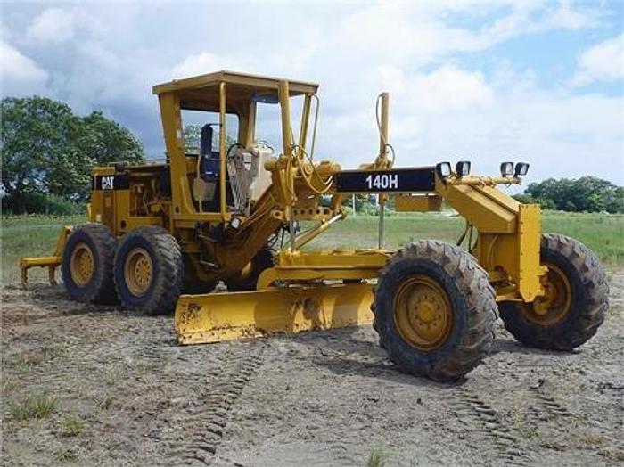 Used 2002 CATERPILLAR 140H - MOTOR GRADERS
