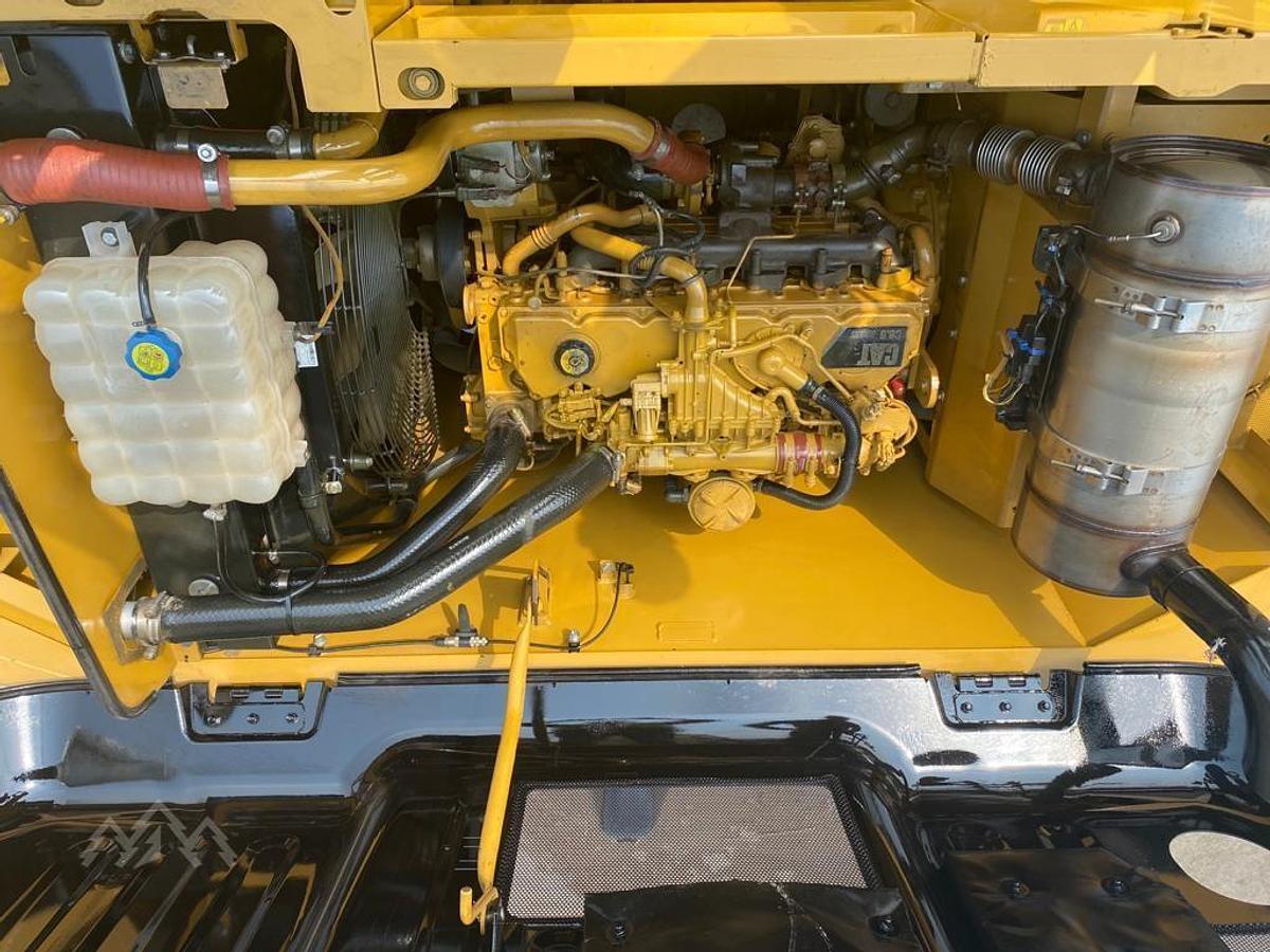 Used 2013 CATERPILLAR 320E