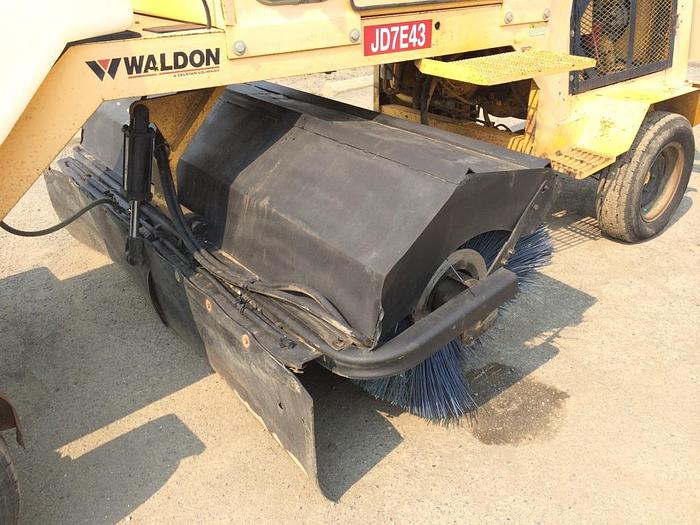 Used 2002 WALDON SM-250 - SWEEPER