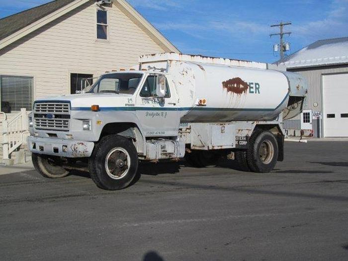 Used 1989 FORD F800 - WATER TANK & WATER TRUCK