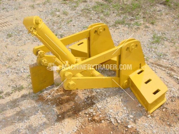 Used JOHN DEERE 570A-570B - RIPPER