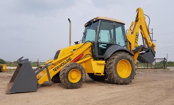 Used 2001 NEW HOLLAND 575E - BACKHOES