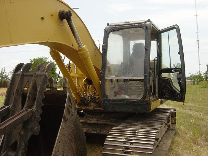 Used 2006 CATERPILLAR 320CL - EXCAVATORS