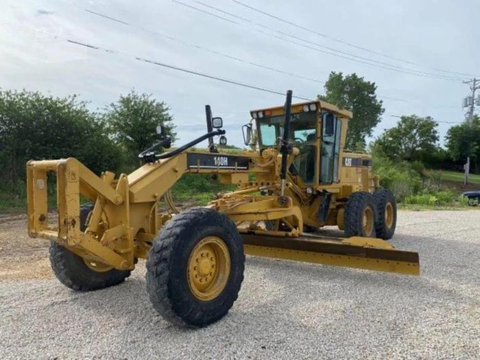 Used 1996 CATERPILLAR 140H - MOTOR GRADERS