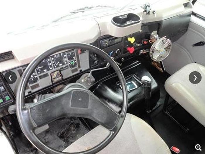 Used 2002 INTERNATIONAL 8100 - WATER TANK & WATER TRUCK