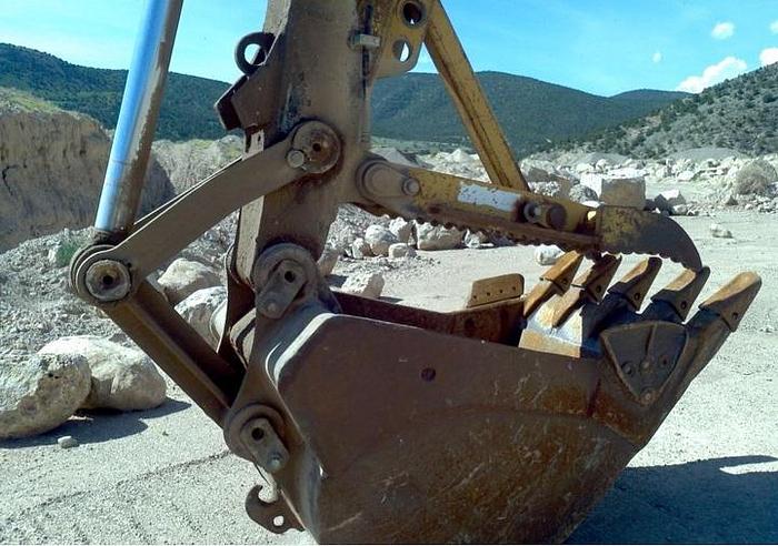Used 1980 CATERPILLAR 235 - EXCAVATORS