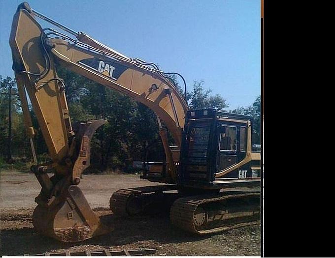 Used CATERPILLAR 320 - EXCAVATORS