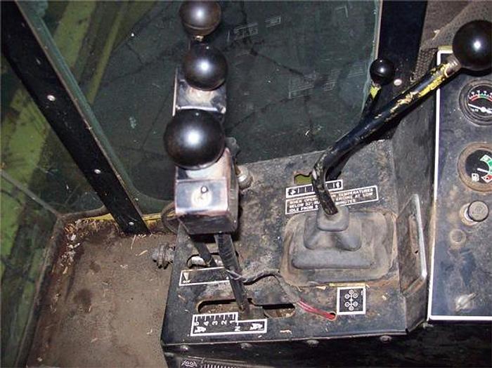 Used 1985 NEW HOLLAND  TR85 GRAIN - COMBINES