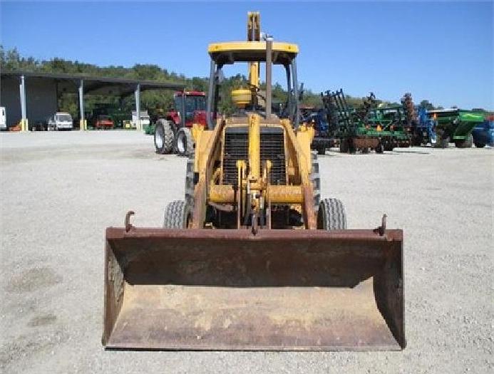 Used 1985 JOHN DEERE 410B - BACKHOES