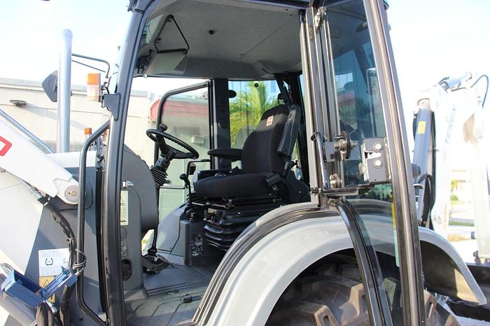 Used TEREX TLB830 - BACKHOES