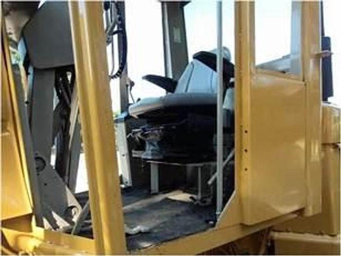 Used 1990 JOHN DEERE 570B - MOTOR GRADERS