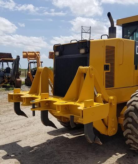 Used 2005 JOHN DEERE 672CH - MOTOR GRADERS
