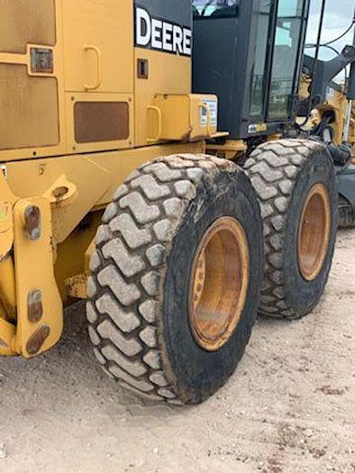 Used 2005 JOHN DEERE 672G - MOTOR GRADERS