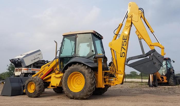 Used 2001 NEW HOLLAND 575E - BACKHOES