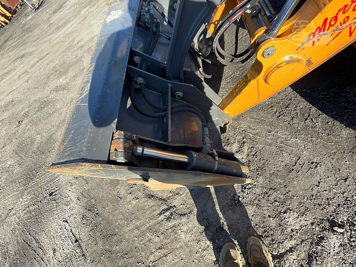 Used 2015 CASE 580 SN - BACKHOES