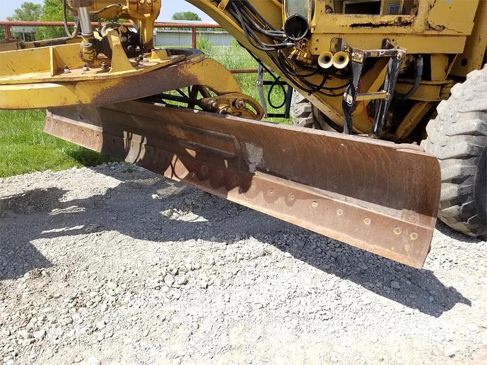 Used 1974 CATERPILLAR 12G - MOTOR GRADERS