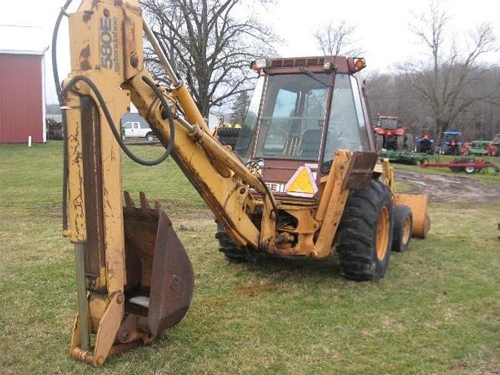 Used 1986 CASE 580E - BACKHOES