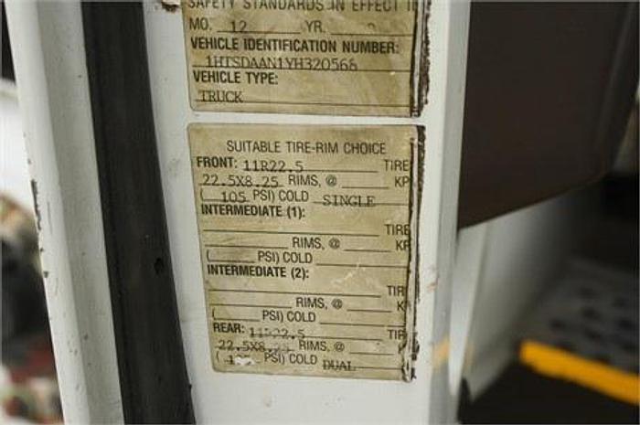 Used 2000 INTERNATIONAL 4900 - BUCKET TRUCK OR BOOM TRUCKS