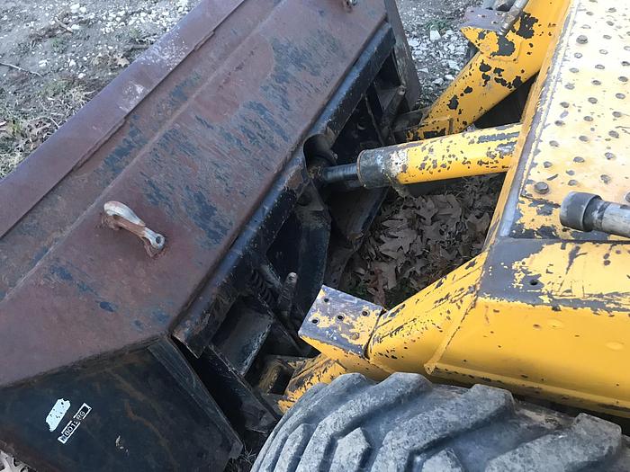 Used 1990 JOHN DEERE 675B - SKID STEER LOADERS