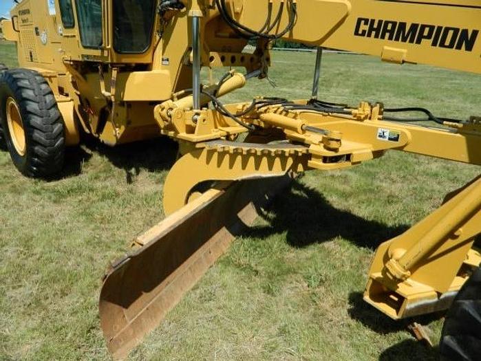 Used CHAMPION 710A - MOTOR GRADERS