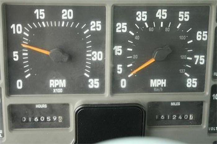 Used 2000 INTERNATIONAL 4900 - BUCKET TRUCK OR BOOM TRUCKS