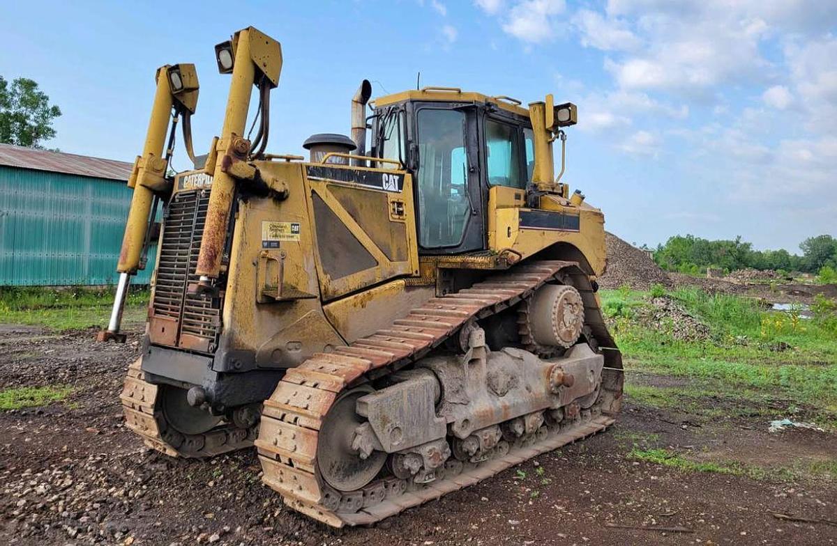 Used 2005 CATERPILLAR D8T
