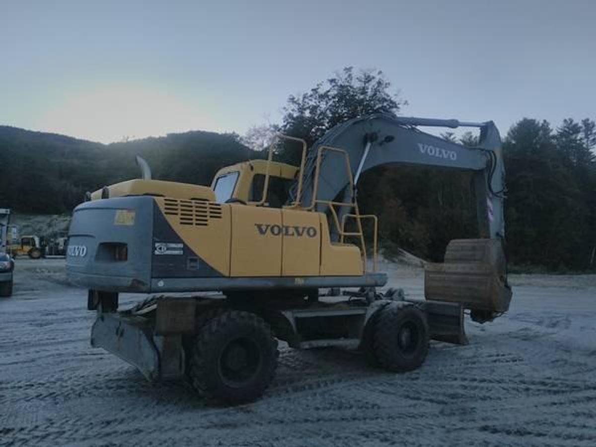 Used 2007 VOLVO EW180C