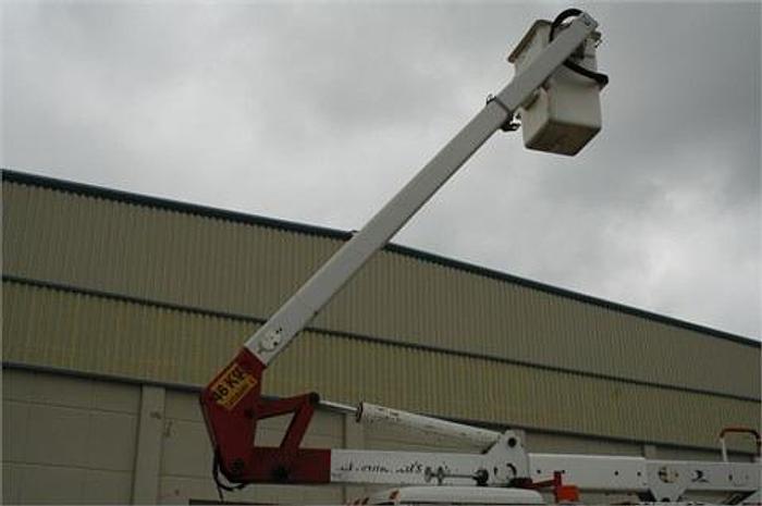 Used 2000 INTERNATIONAL 4900 - BUCKET TRUCK OR BOOM TRUCKS