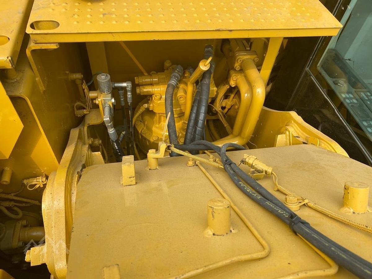 Used 2013 CATERPILLAR 320E