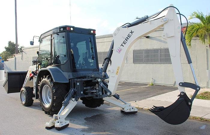 Used TEREX TLB830 - BACKHOES