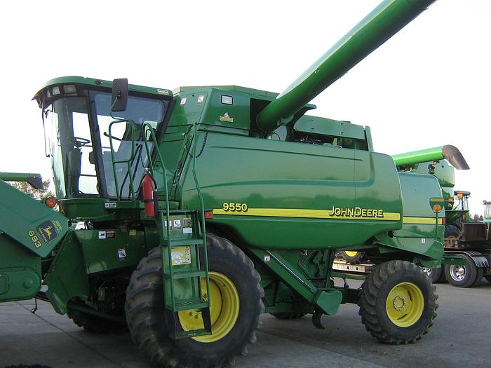 Used 2002 JOHN DEERE 9550 - COMBINES