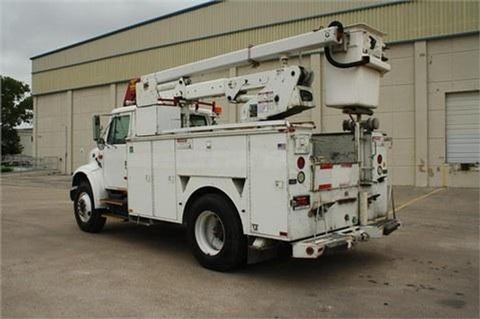 Used 2000 INTERNATIONAL 4900 - BUCKET TRUCK OR BOOM TRUCKS